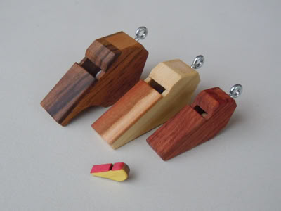 Trillerpfeifen & Schlüsselanhänger