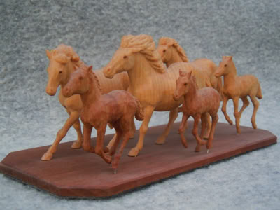 handgeschnitztes Pferd Holz