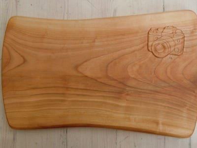 Frühstücksbrett Vesperbrett Kamera Relief Holz