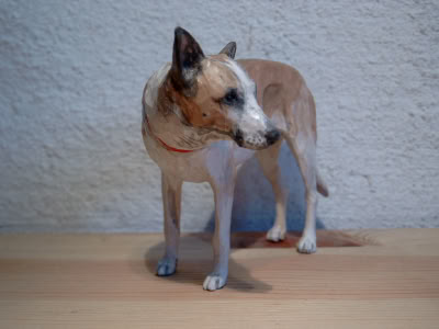 handgeschnitzter Hund Holz