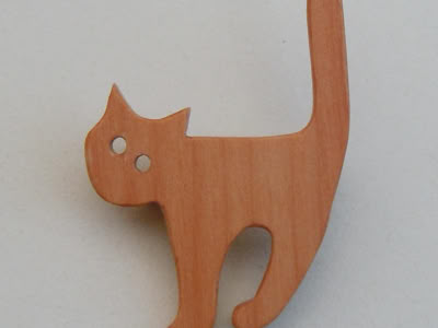 Anstecknadel Katze Holz