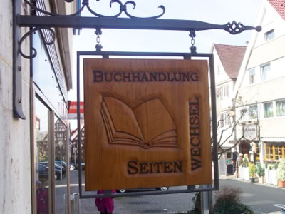 Firmenschild Relief Holz